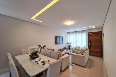 Casa à venda com 222m², 3 quartos e 3 vagasSala