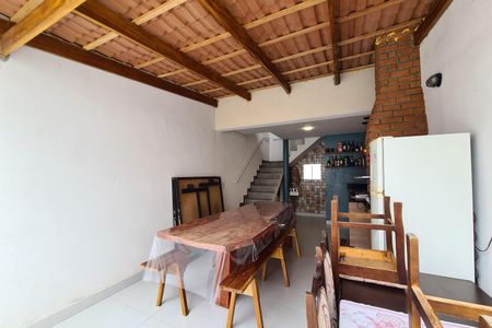 Casa à venda com 222m², 3 quartos e 3 vagasChurrasqueira