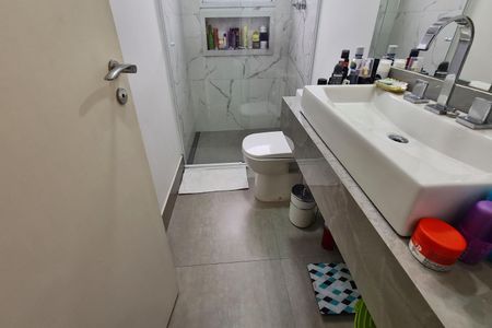 Casa à venda com 222m², 3 quartos e 3 vagasBanheiro da Suíte