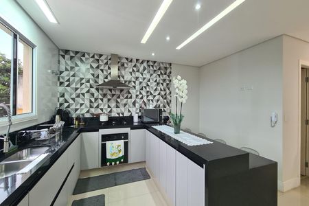 Casa à venda com 222m², 3 quartos e 3 vagasCozinha