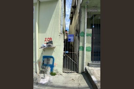 Casa para alugar com 30m², 1 quarto e sem vaga Casa para alugar com 30m², 1 quarto e sem vagaFachada com plaquinha