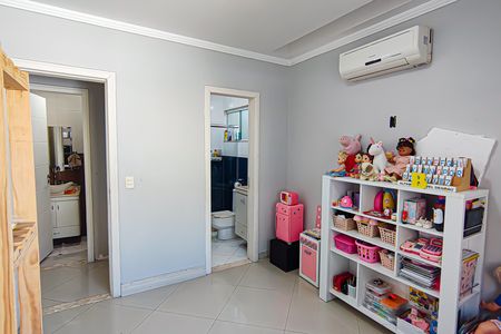 Casa à venda com 298m², 3 quartos e 3 vagasSuíte 1