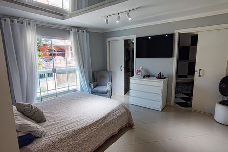 Casa à venda com 298m², 3 quartos e 3 vagasSuíte 2