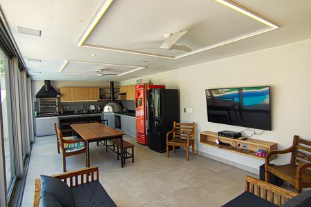 Casa à venda com 298m², 3 quartos e 3 vagasSalão de Festas