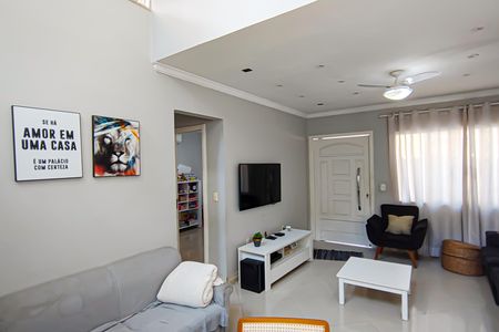 Casa à venda com 298m², 3 quartos e 3 vagassala