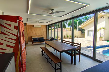 Casa à venda com 298m², 3 quartos e 3 vagasSalão de Festas