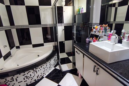 Casa à venda com 298m², 3 quartos e 3 vagasBanheiro da Suíte 2