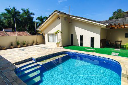 Casa à venda com 298m², 3 quartos e 3 vagasPiscina
