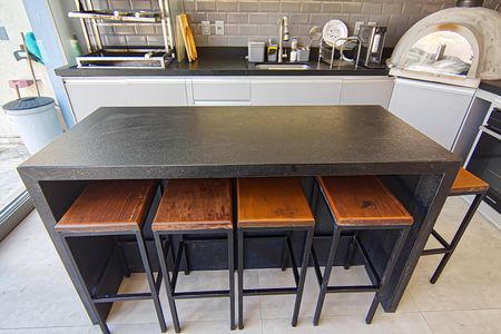 Casa à venda com 298m², 3 quartos e 3 vagasSalão de Festas