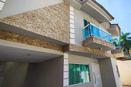 Casa à venda com 298m², 3 quartos e 3 vagasFachada