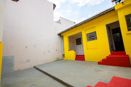 Casa para alugar com 55m², 2 quartos e 1 vagaQuintal
