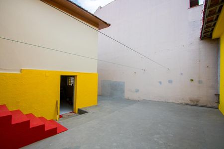 Casa para alugar com 55m², 2 quartos e 1 vagaQuintal