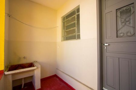 Casa para alugar com 55m², 2 quartos e 1 vagaÁrea de serviço