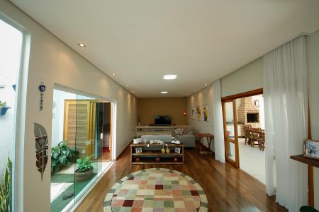 Casa à venda com 165m², 3 quartos e 3 vagasSala