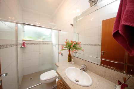 Casa à venda com 165m², 3 quartos e 3 vagasBanheiro Suíte