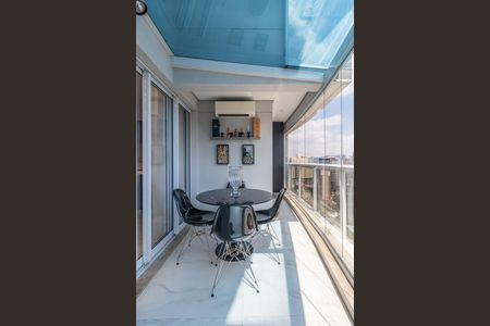 Apartamento à venda com 134m², 3 quartos e 2 vagas Apartamento à venda com 134m², 3 quartos e 2 vagasVaranda