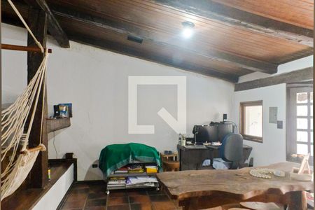 Casa à venda com 250m², 3 quartos e 3 vagasSala