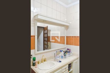 Casa à venda com 250m², 3 quartos e 3 vagasBanheiro da Suíte 1