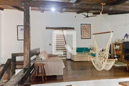 Casa à venda com 250m², 3 quartos e 3 vagasSala