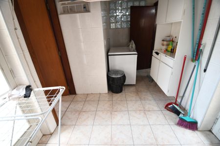 Casa para alugar com 288m², 5 quartos e 3 vagasÁrea de Serviço