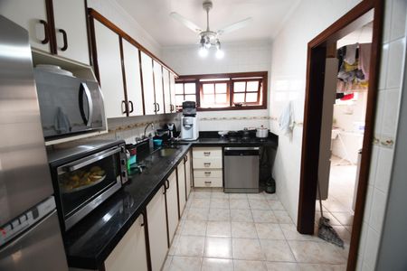 Casa para alugar com 288m², 5 quartos e 3 vagasCozinha