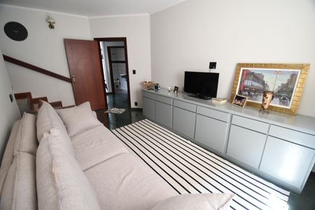 Casa para alugar com 288m², 5 quartos e 3 vagasSala TV