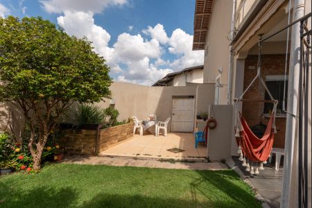 Casa à venda com 300m², 3 quartos e 4 vagas Casa à venda com 300m², 3 quartos e 4 vagasEspaço Gourmet