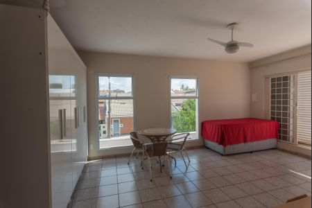 Casa à venda com 300m², 3 quartos e 4 vagas Casa à venda com 300m², 3 quartos e 4 vagasSala 2