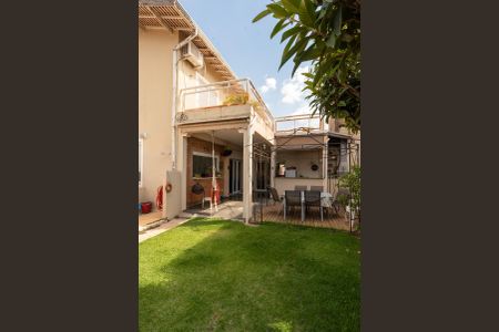 Casa à venda com 300m², 3 quartos e 4 vagas Casa à venda com 300m², 3 quartos e 4 vagasEspaço Gourmet