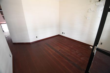 Casa à venda com 480m², 4 quartos e 5 vagasQuarto Suíte 4