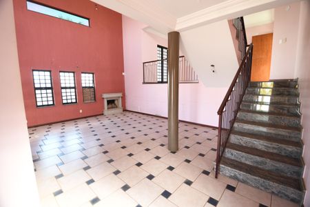 Casa à venda com 480m², 4 quartos e 5 vagasSala 1