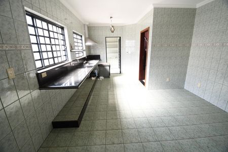 Casa à venda com 480m², 4 quartos e 5 vagasCozinha