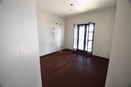 Casa à venda com 480m², 4 quartos e 5 vagasQuarto Suíte 4