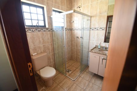 Casa à venda com 480m², 4 quartos e 5 vagasBanheiro 4