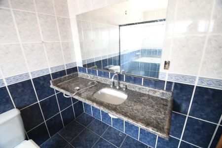 Casa à venda com 480m², 4 quartos e 5 vagasBanheiro 1