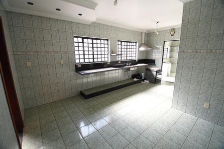 Casa à venda com 480m², 4 quartos e 5 vagasCozinha