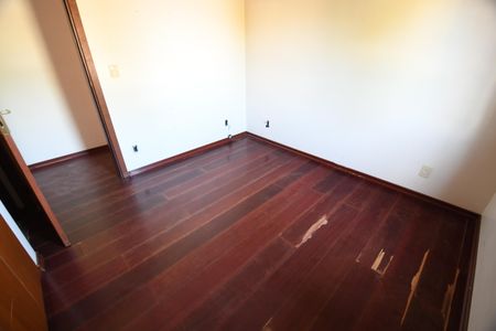 Casa à venda com 480m², 4 quartos e 5 vagasQuarto Suíte 3