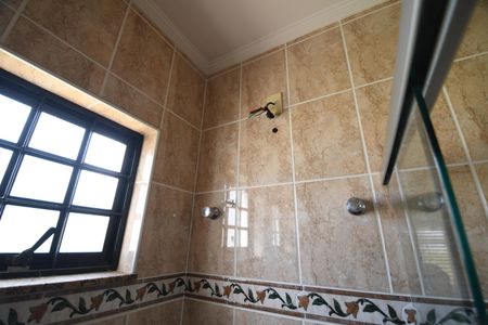 Casa à venda com 480m², 4 quartos e 5 vagasBanheiro 4