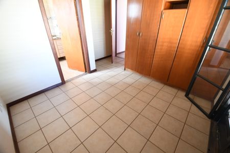 Casa à venda com 480m², 4 quartos e 5 vagasQuarto Suíte 1