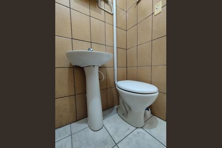 Casa à venda com 138m², 5 quartos e 2 vagas Casa à venda com 138m², 5 quartos e 2 vagasBanheiro