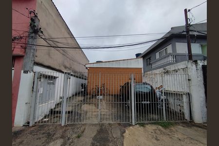 Casa à venda com 138m², 5 quartos e 2 vagas Casa à venda com 138m², 5 quartos e 2 vagasFachada