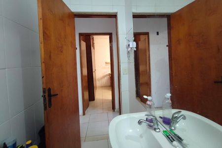 Casa à venda com 120m², 3 quartos e 1 vaga Casa à venda com 120m², 3 quartos e 1 vagaBanheiro