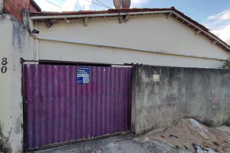 Casa à venda com 120m², 3 quartos e 1 vaga Casa à venda com 120m², 3 quartos e 1 vagaFachada