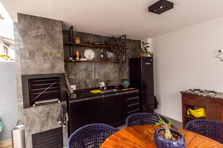 Casa de condomínio à venda com 300m², 4 quartos e 4 vagas Casa de condomínio à venda com 300m², 4 quartos e 4 vagasDetalhe