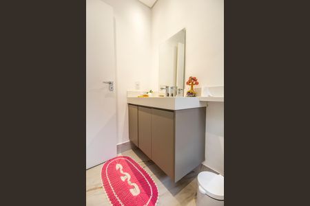 Casa de condomínio à venda com 300m², 4 quartos e 4 vagas Casa de condomínio à venda com 300m², 4 quartos e 4 vagasBanheiro da Suíte 4