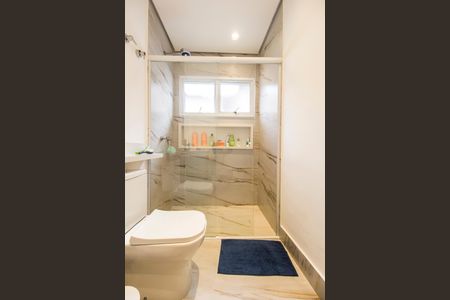 Casa de condomínio à venda com 300m², 4 quartos e 4 vagas Casa de condomínio à venda com 300m², 4 quartos e 4 vagasBanheiro da Suíte 4