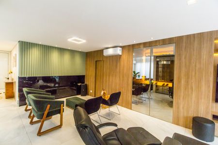 Casa de condomínio à venda com 300m², 4 quartos e 4 vagas Casa de condomínio à venda com 300m², 4 quartos e 4 vagasSala