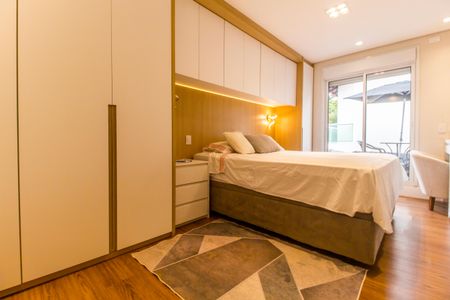 Casa de condomínio à venda com 300m², 4 quartos e 4 vagas Casa de condomínio à venda com 300m², 4 quartos e 4 vagasSuíte