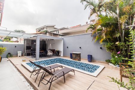 Casa de condomínio à venda com 300m², 4 quartos e 4 vagas Casa de condomínio à venda com 300m², 4 quartos e 4 vagasPiscina