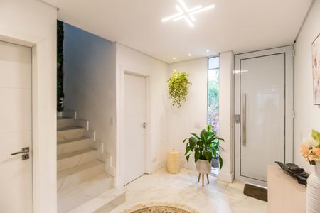 Casa de condomínio à venda com 300m², 4 quartos e 4 vagas Casa de condomínio à venda com 300m², 4 quartos e 4 vagasHall de entrada